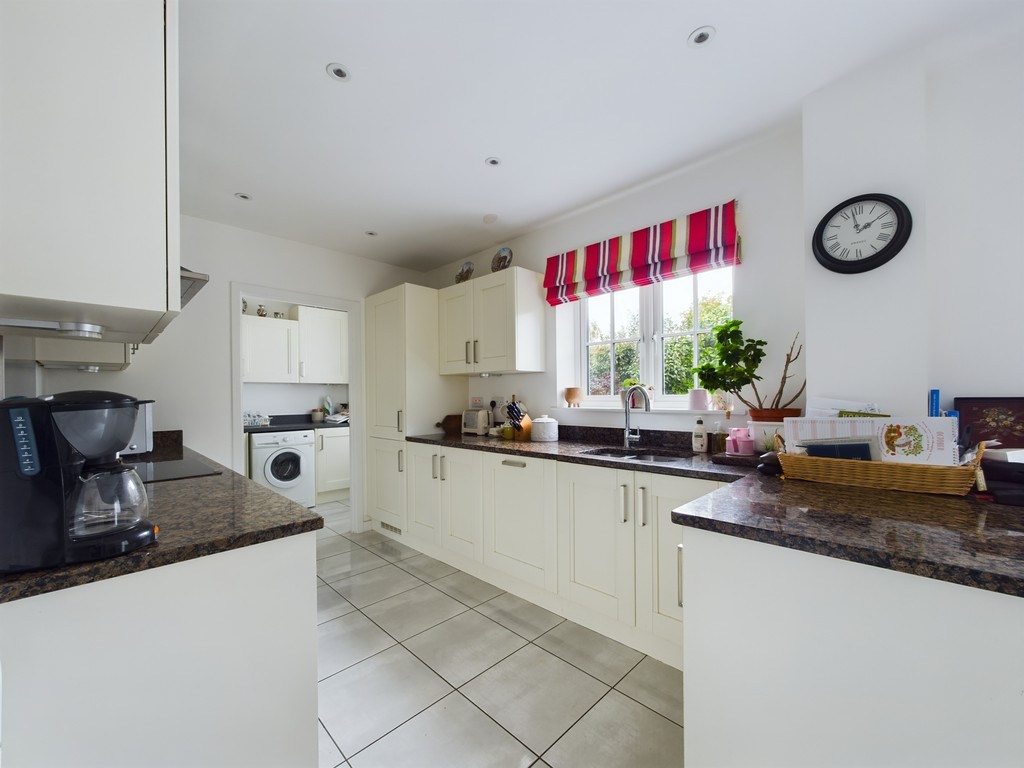4 bed detached house for sale in Brookfield Close, Horsham  - Property Image 12