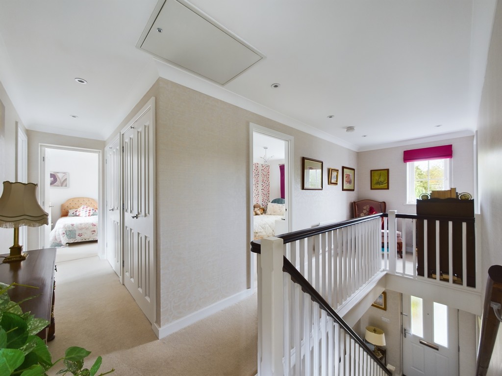4 bed detached house for sale in Brookfield Close, Horsham  - Property Image 5