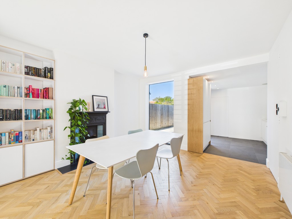 3 bed semi-detached house for sale in Swindon Road, Horsham  - Property Image 3