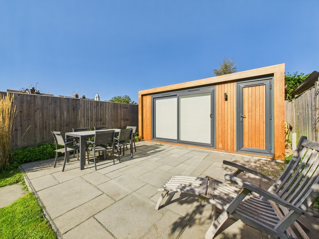 3 bed semi-detached house for sale in Swindon Road, Horsham  - Property Image 13