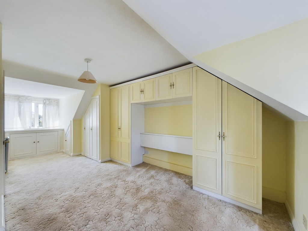 3 bed detached house for sale in Blackbridge Lane, Horsham  - Property Image 6