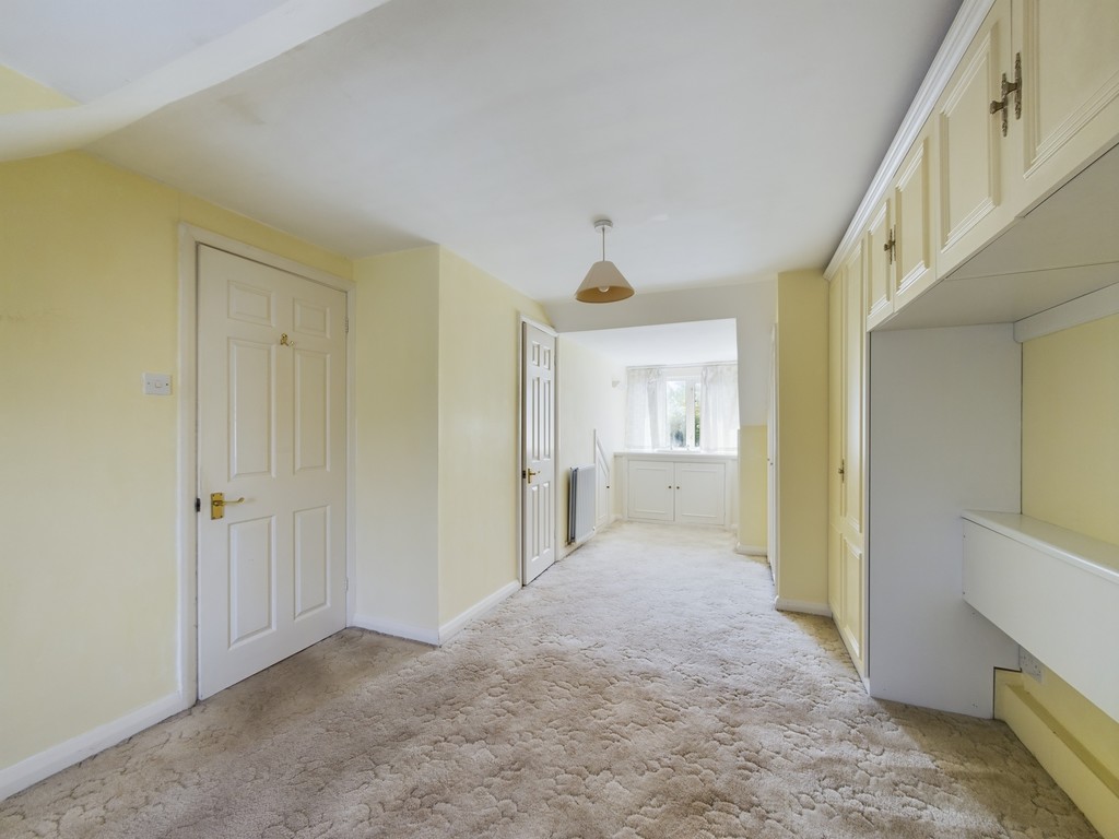 3 bed detached house for sale in Blackbridge Lane, Horsham  - Property Image 19