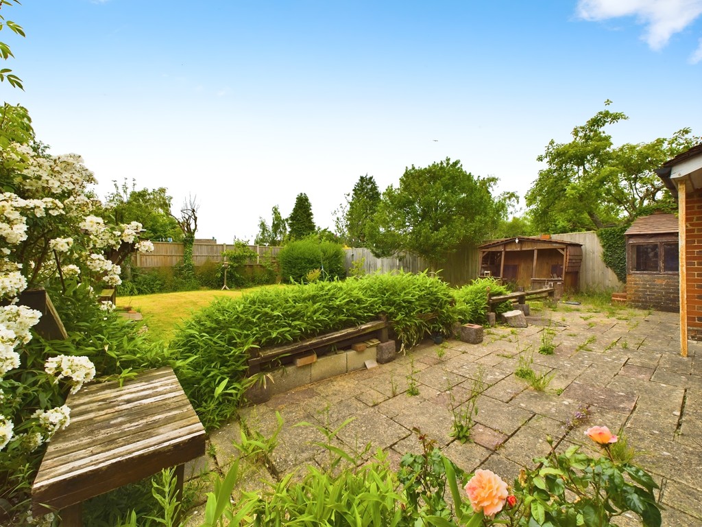 3 bed detached house for sale in Blackbridge Lane, Horsham  - Property Image 9