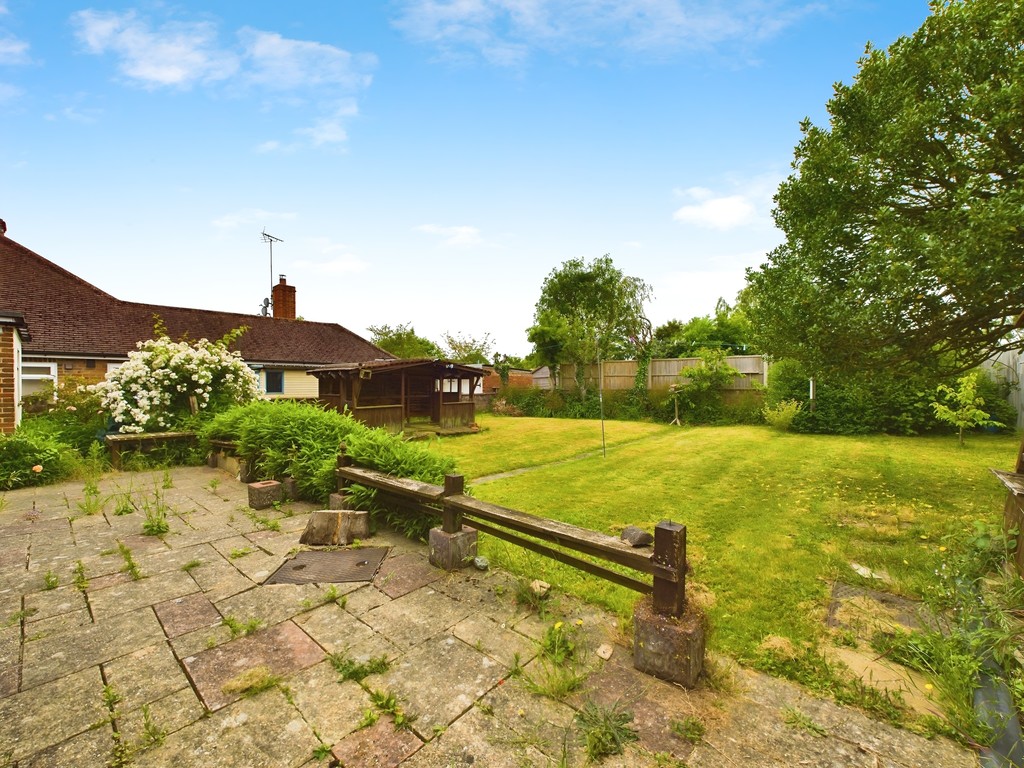 3 bed detached house for sale in Blackbridge Lane, Horsham  - Property Image 24