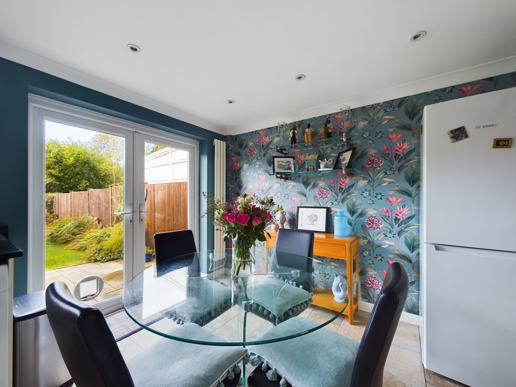 3 bed semi-detached house for sale in Sycamore Avenue, Horsham  - Property Image 13