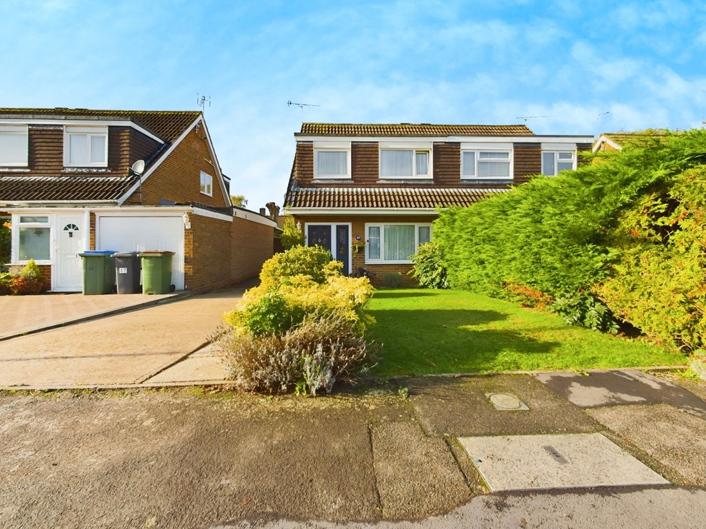 3 bed semi-detached house for sale in Sycamore Avenue, Horsham  - Property Image 16