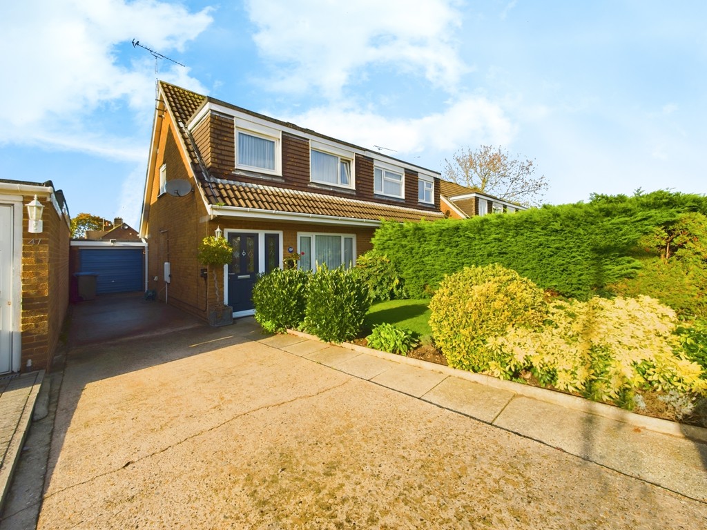 3 bed semi-detached house for sale in Sycamore Avenue, Horsham  - Property Image 1