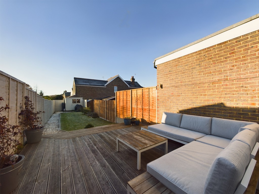 3 bed terraced house to rent in Oakhill Road, Horsham, RH13  - Property Image 10