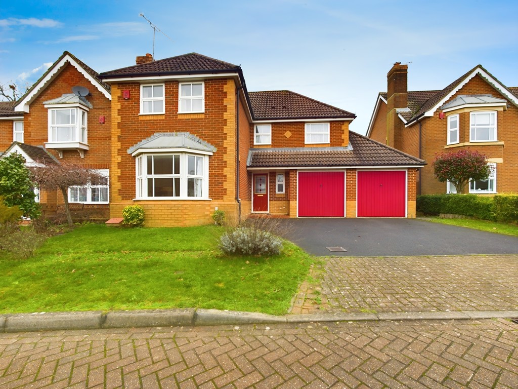 4 bed detached house for sale in Britten Close, Horsham  - Property Image 17