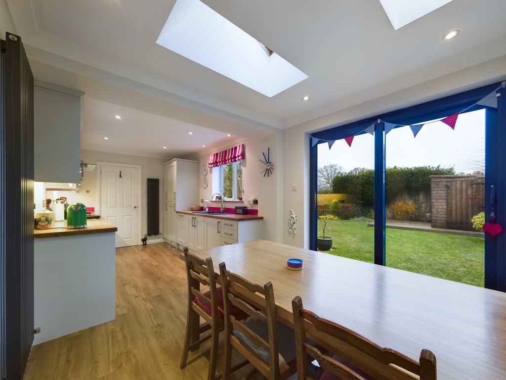 4 bed detached house for sale in Little Comptons, Horsham  - Property Image 9
