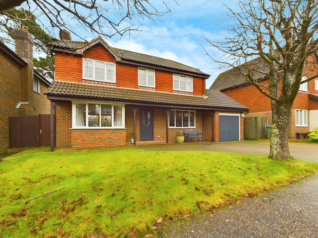 4 bed detached house for sale in Little Comptons, Horsham  - Property Image 1