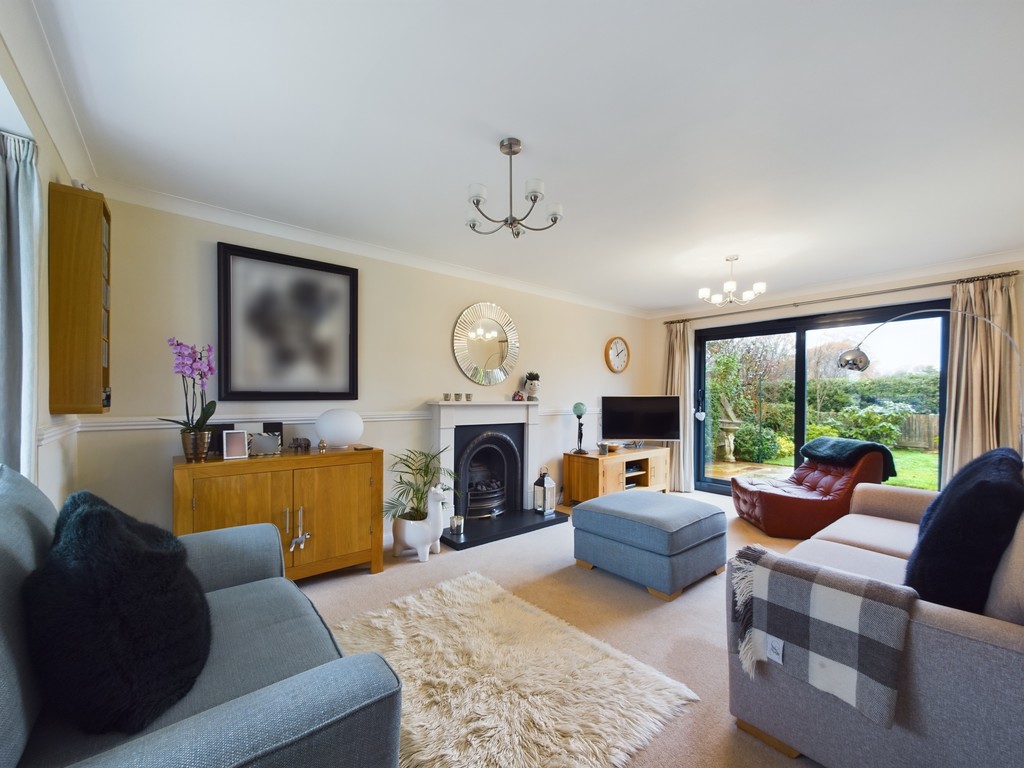 4 bed detached house for sale in Little Comptons, Horsham  - Property Image 2