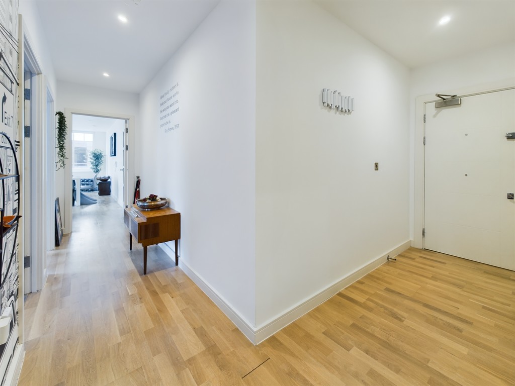 3 bed apartment for sale in Linden House, Horsham  - Property Image 8