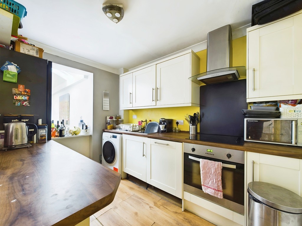 3 bed semi-detached house for sale in School Close, West Sussex  - Property Image 11