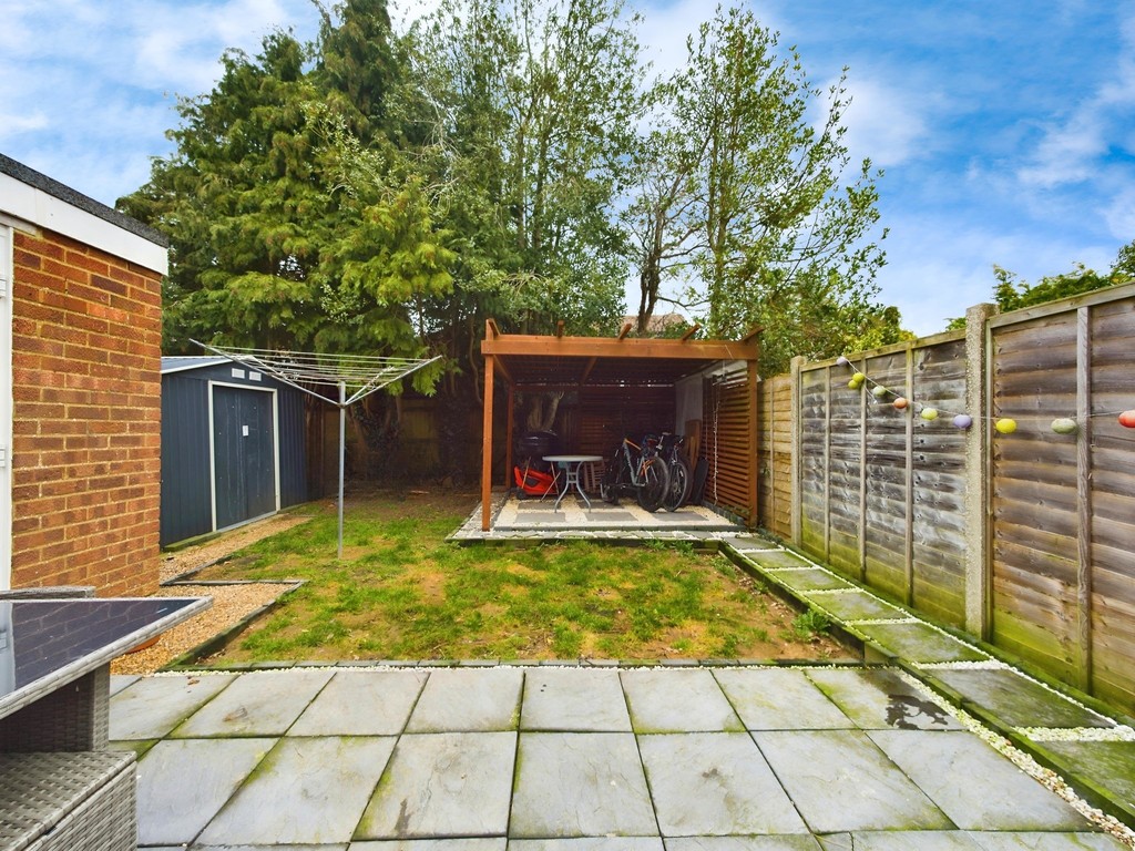 3 bed semi-detached house for sale in School Close, West Sussex  - Property Image 17
