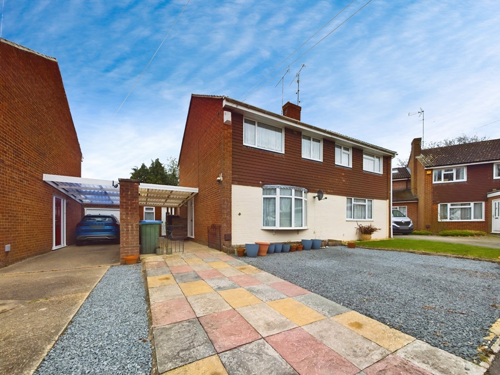 3 bed semi-detached house for sale in School Close, West Sussex  - Property Image 1