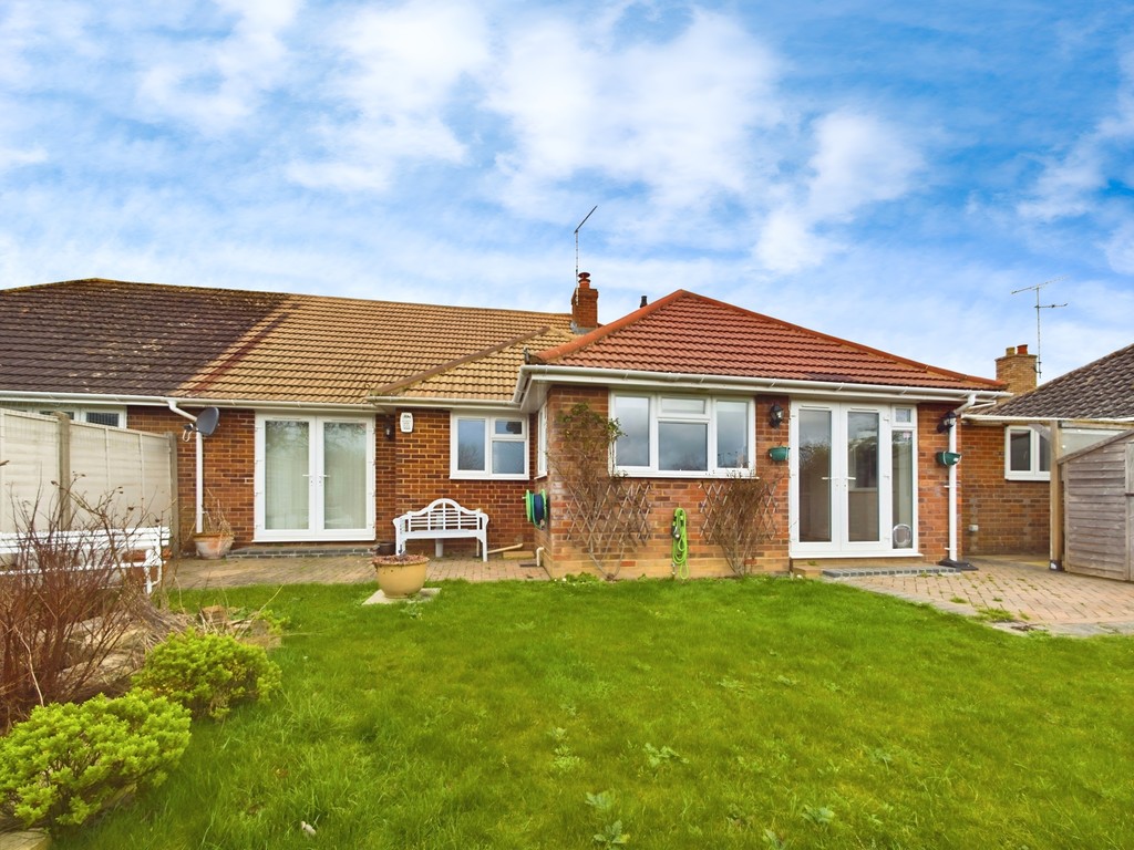 2 bed semi-detached bungalow for sale in The Rise, Horsham  - Property Image 9
