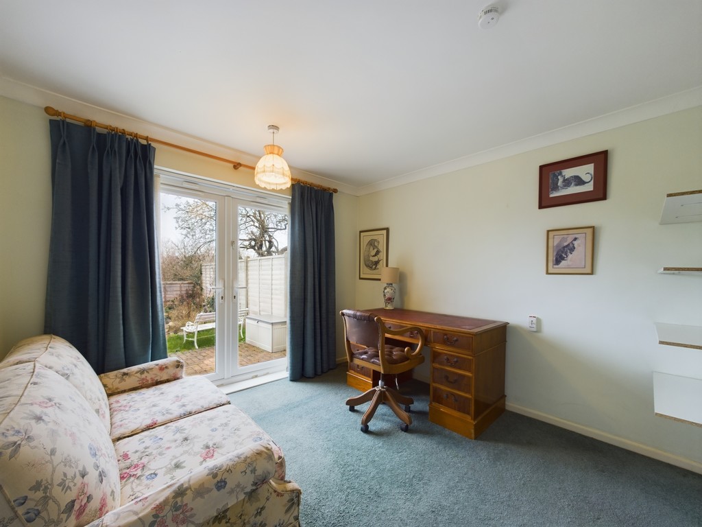 2 bed semi-detached bungalow for sale in The Rise, Horsham  - Property Image 6