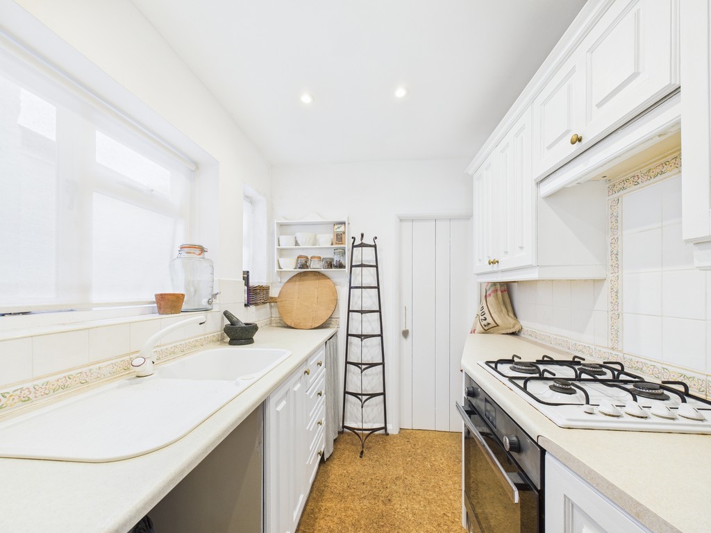 2 bed terraced house for sale in South Street, Cuckfield  - Property Image 6