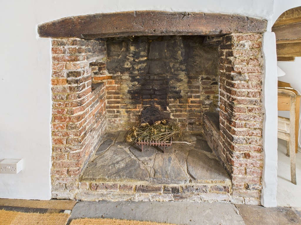 2 bed terraced house for sale in South Street, Cuckfield  - Property Image 3