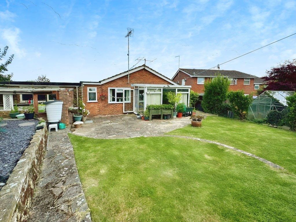 3 bed detached bungalow for sale in Downsview Drive, Haywards Heath, RH17