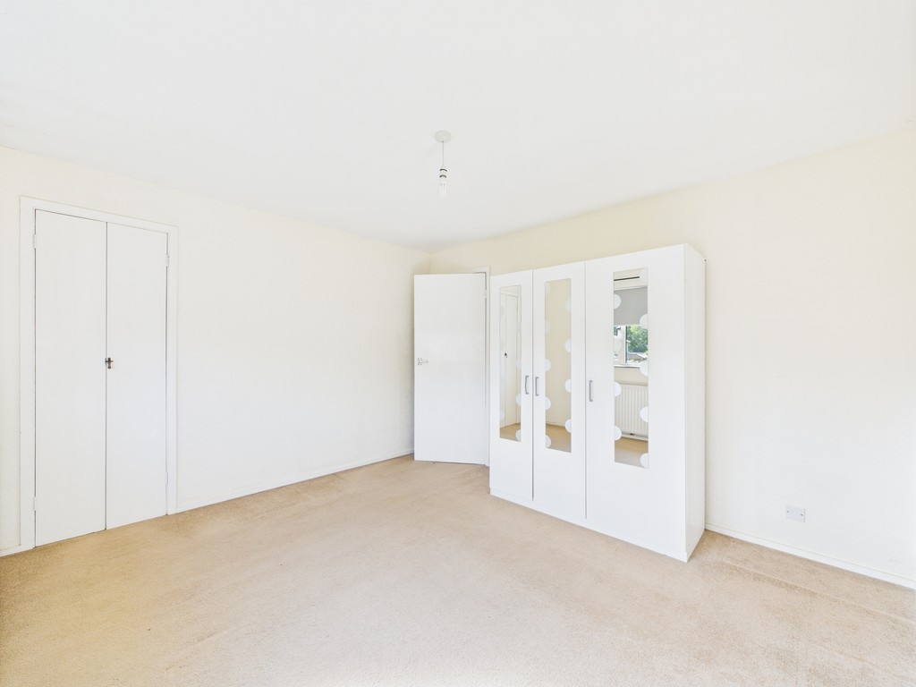 3 bed end of terrace house for sale in Furzefield Road, Horsham  - Property Image 4