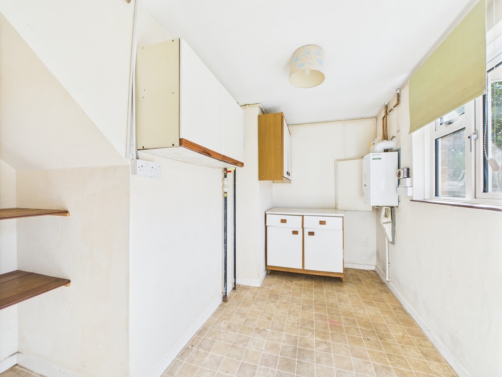 3 bed end of terrace house for sale in Furzefield Road, Horsham  - Property Image 14