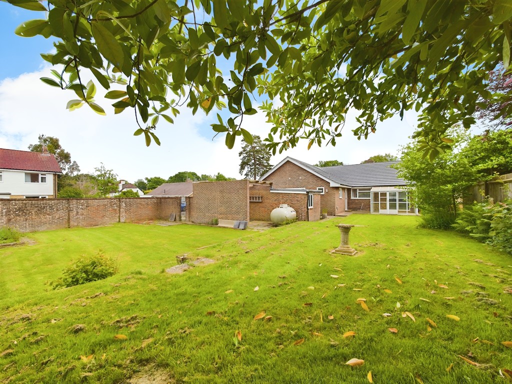 4 bed detached bungalow for sale in Masons Field, Horsham  - Property Image 6