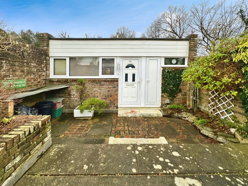 1 bed detached bungalow for sale in Forestfield, Crawley - Property Image 1