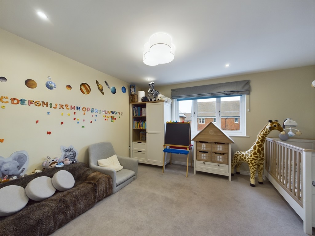 2 bed end of terrace house for sale in Illett Way, Horsham  - Property Image 7