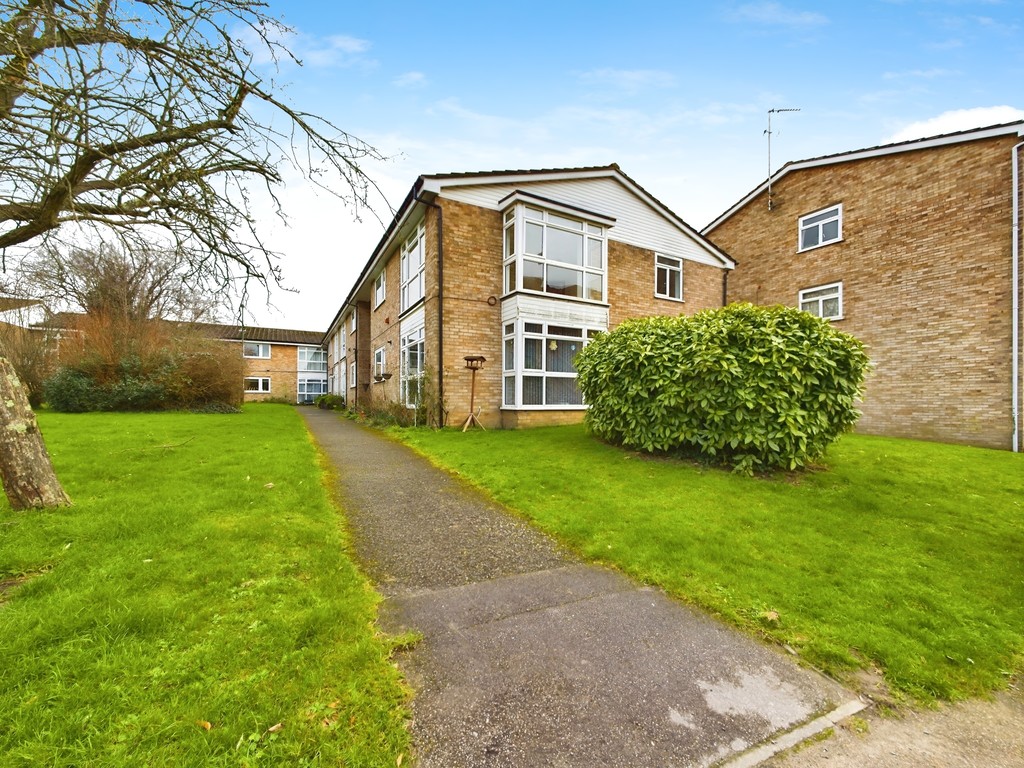 2 bed apartment for sale in New Street, Horsham  - Property Image 1