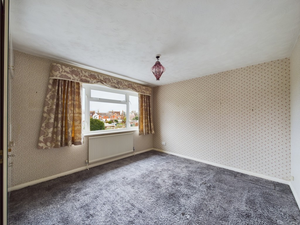 3 bed semi-detached house for sale in Blunts Way, Horsham  - Property Image 16