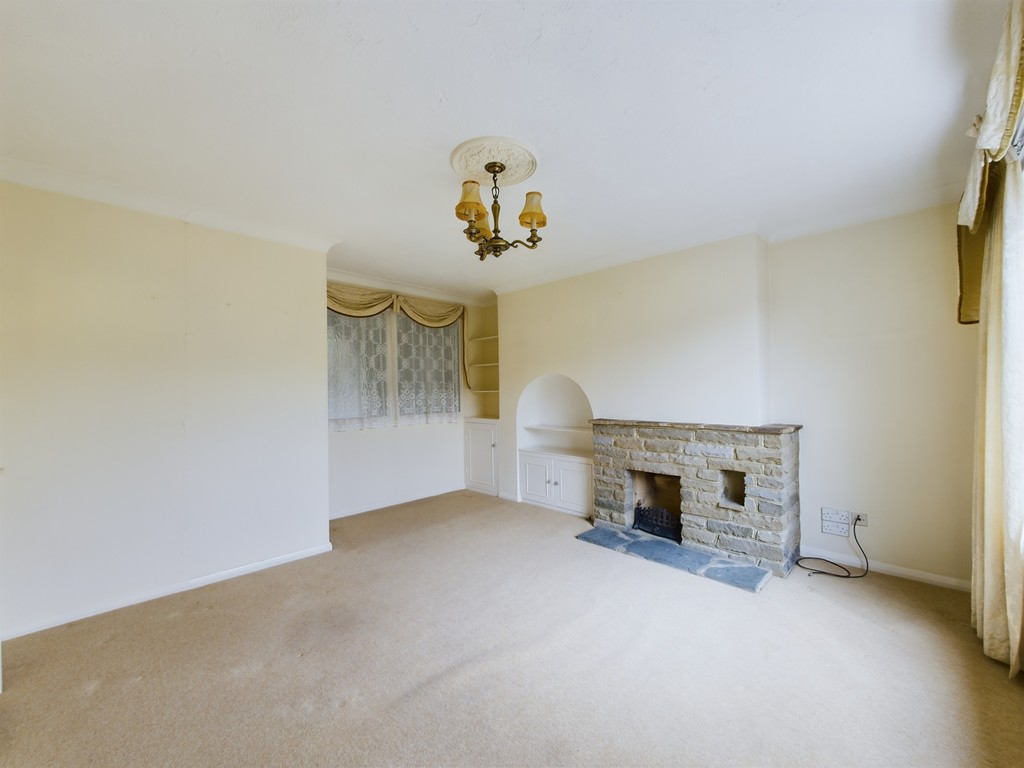 3 bed semi-detached house for sale in Blunts Way, Horsham  - Property Image 3