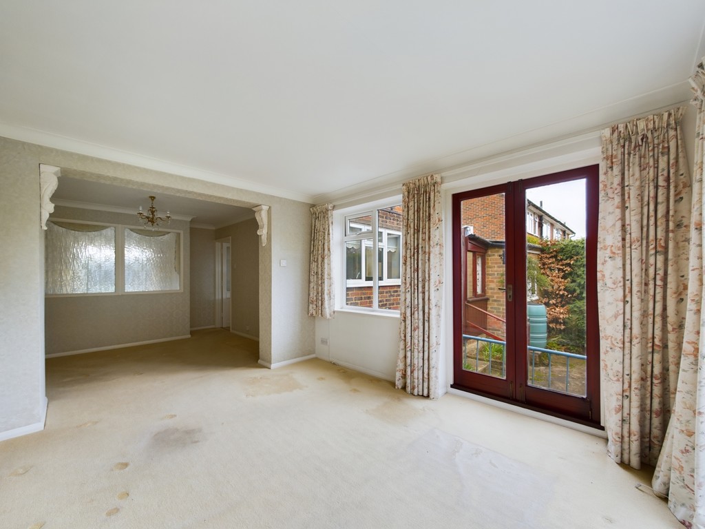 3 bed semi-detached house for sale in Blunts Way, Horsham  - Property Image 5