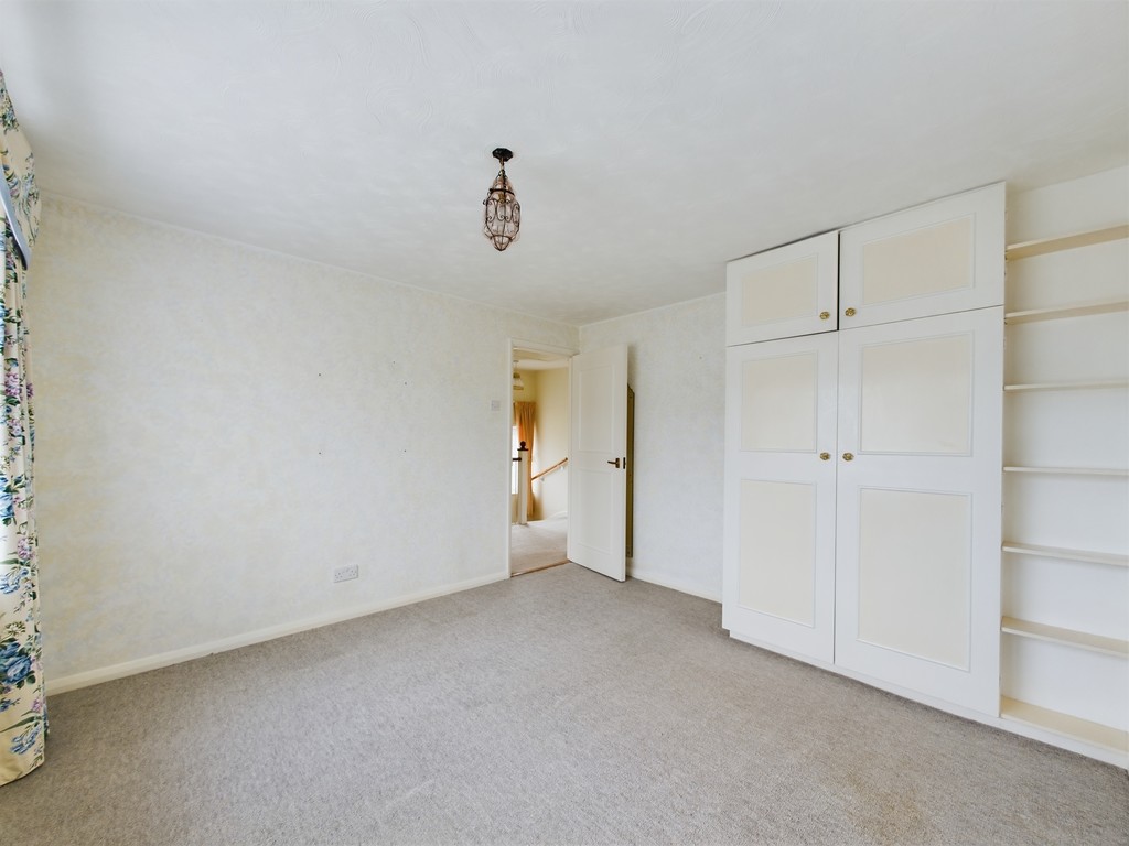 3 bed semi-detached house for sale in Blunts Way, Horsham  - Property Image 7