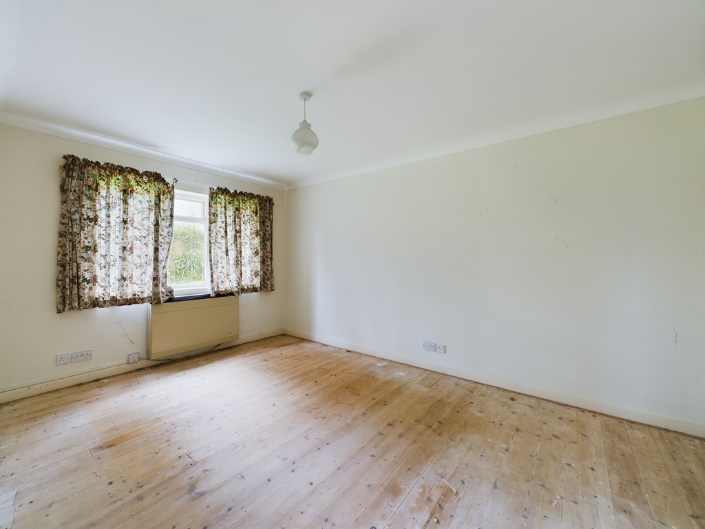 2 bed ground floor flat for sale in Muster Court, Haywards Heath  - Property Image 10
