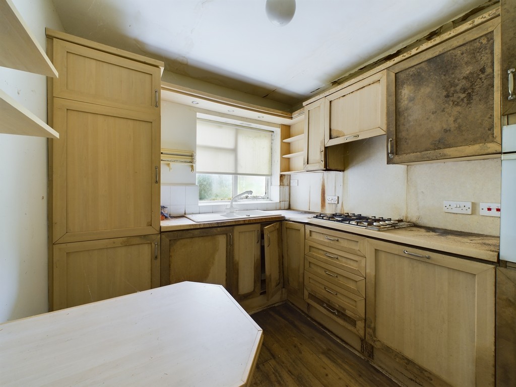 2 bed ground floor flat for sale in Muster Court, Haywards Heath  - Property Image 8