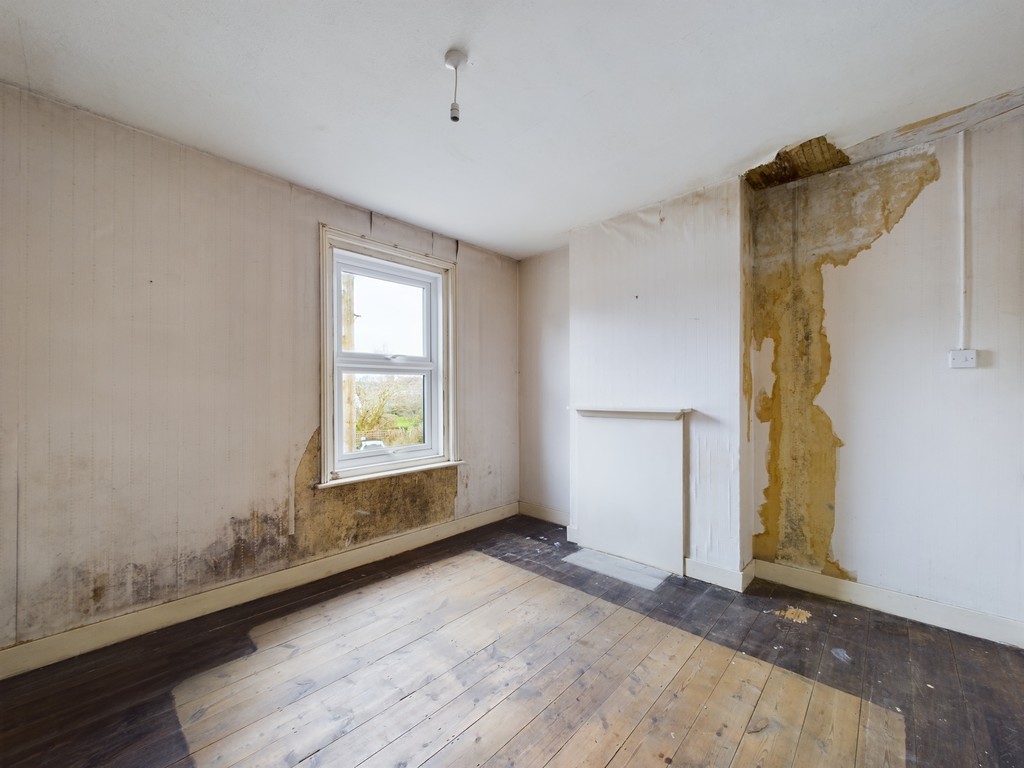 2 bed semi-detached house for sale in Littlehaven Lane, Horsham  - Property Image 6