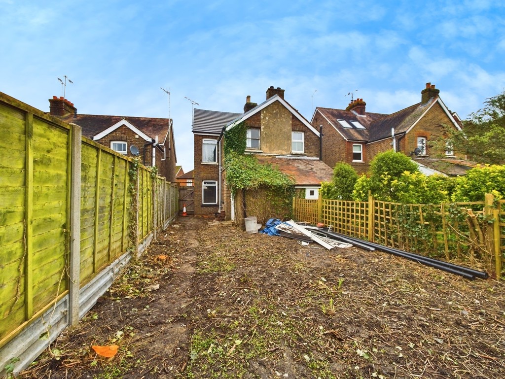2 bed semi-detached house for sale in Littlehaven Lane, Horsham  - Property Image 10