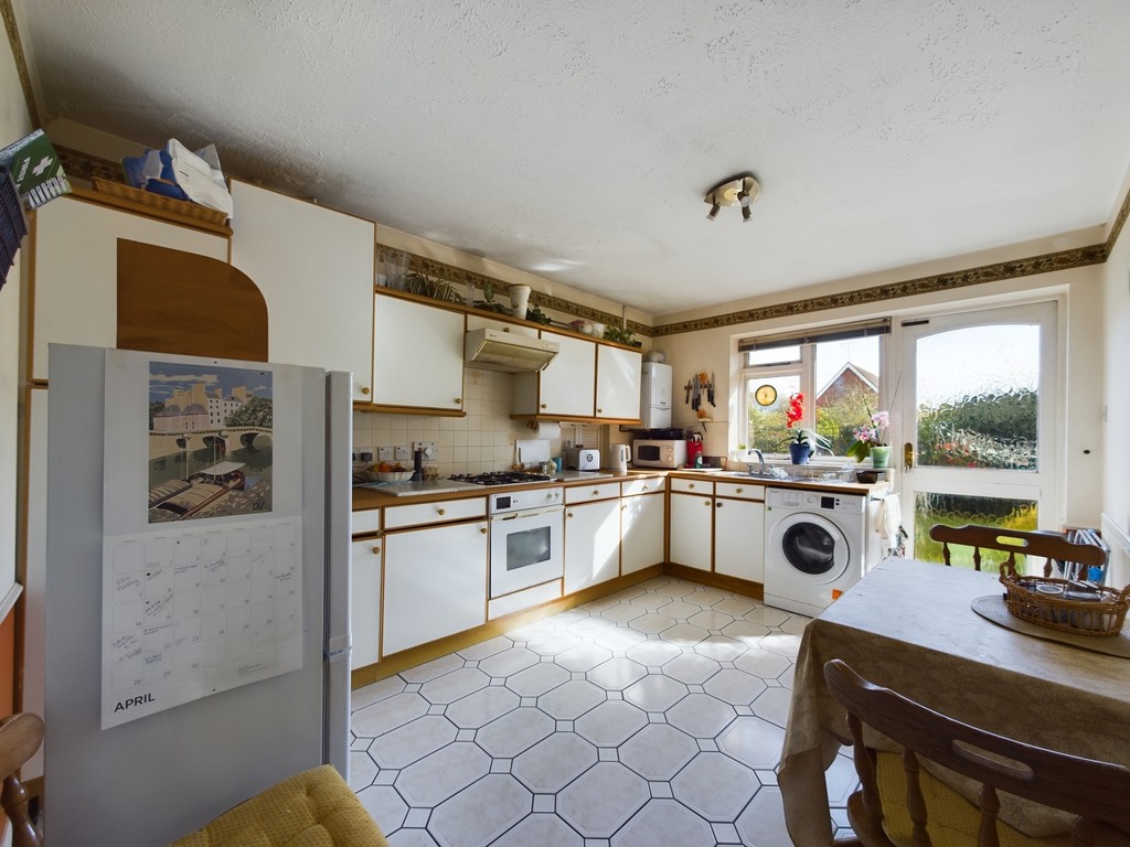 3 bed detached bungalow for sale in Quail Close, Horsham  - Property Image 3