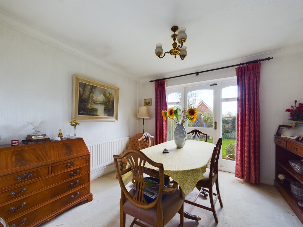 3 bed detached bungalow for sale in Quail Close, Horsham  - Property Image 8