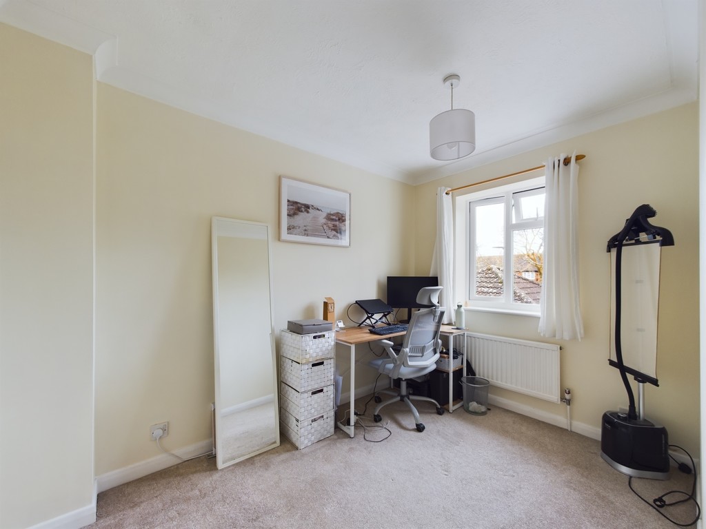 3 bed semi-detached house for sale in Earlswood Close, Horsham  - Property Image 6