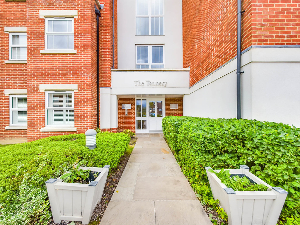 2 bed apartment for sale in Arundale Walk, Horsham  - Property Image 13