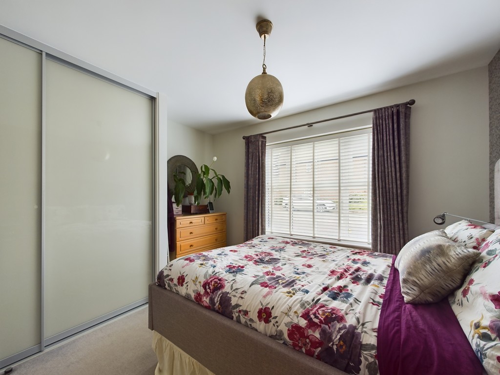 2 bed apartment for sale in Arundale Walk, Horsham  - Property Image 5