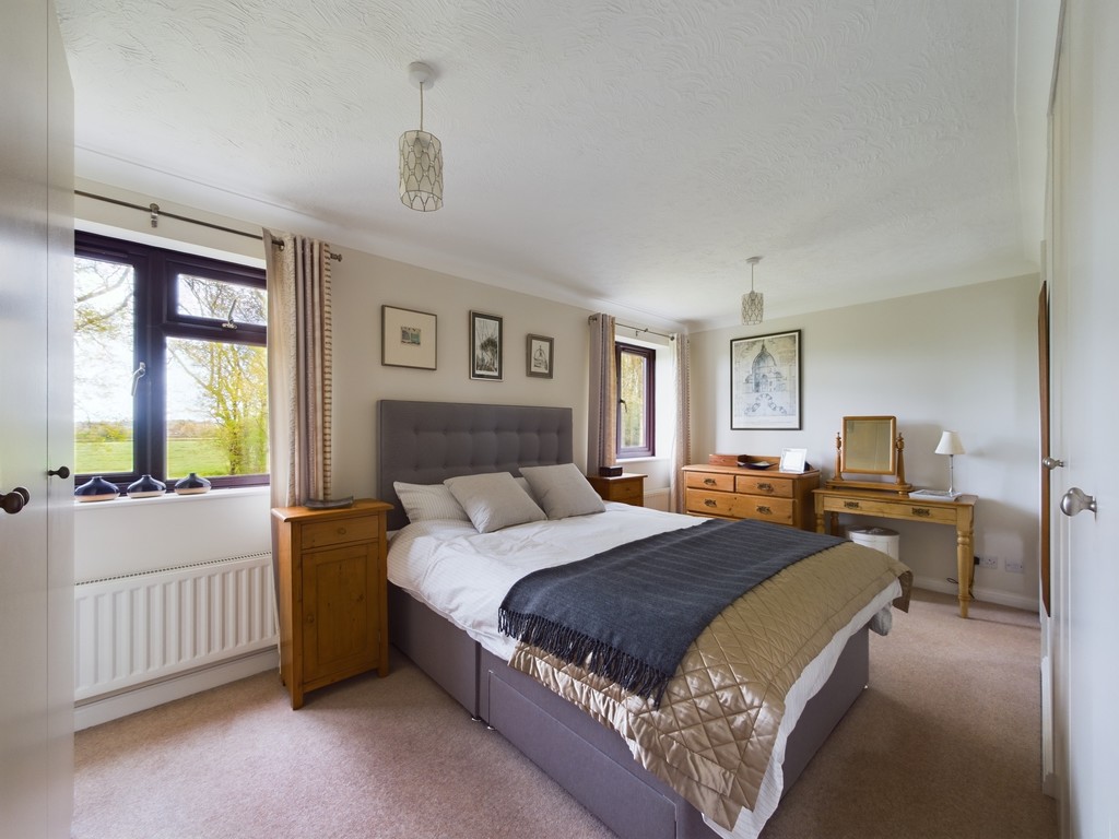 4 bed detached house for sale in Fletchers, Horsham  - Property Image 5