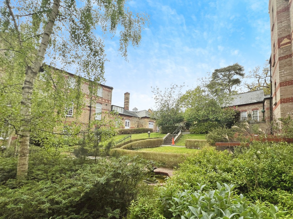 1 bed ground floor flat for sale in Kendall Court, Haywards Heath  - Property Image 3