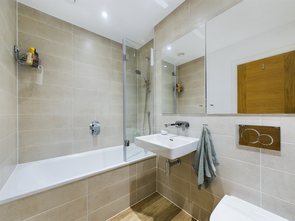 2 bed terraced house for sale in Arundale Walk, Horsham  - Property Image 7