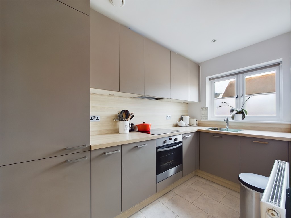 2 bed terraced house for sale in Arundale Walk, Horsham  - Property Image 2