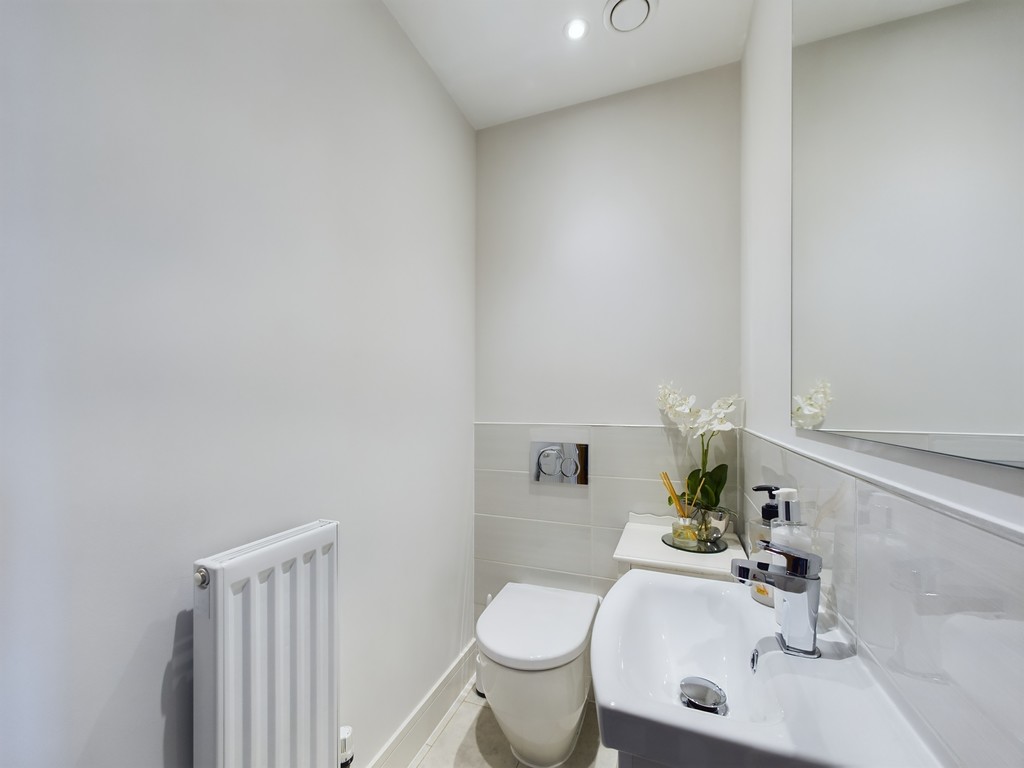 2 bed terraced house for sale in Arundale Walk, Horsham  - Property Image 8
