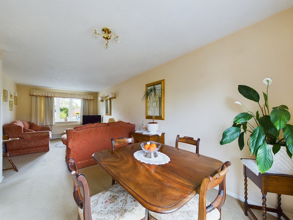 3 bed detached house for sale in Camelot Close, Horsham  - Property Image 3